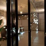 Отель Eight 5*