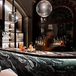 Отель Eight 5*