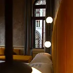 Отель Eight 5*