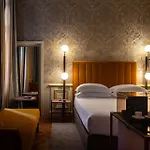 Отель Eight 5*