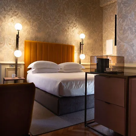 Eight Otel 5*