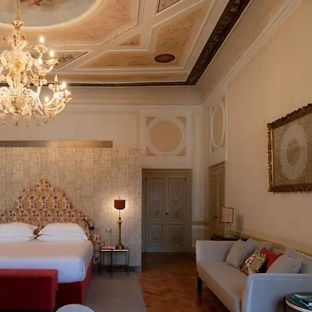 Otel Eight 5*
