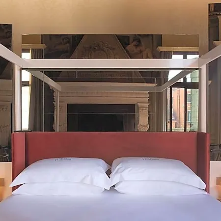 Eight Otel
