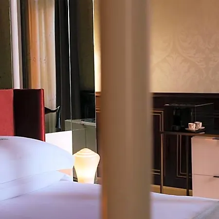 Otel Eight 5*