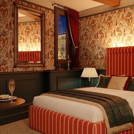 Eight Otel 5*