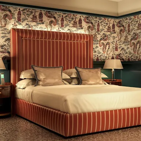 Otel Eight