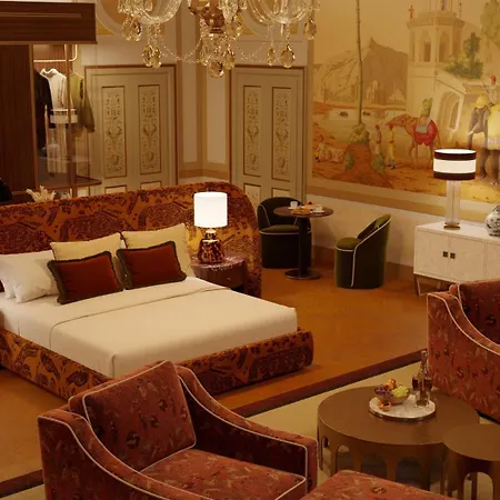 Eight Otel 5*