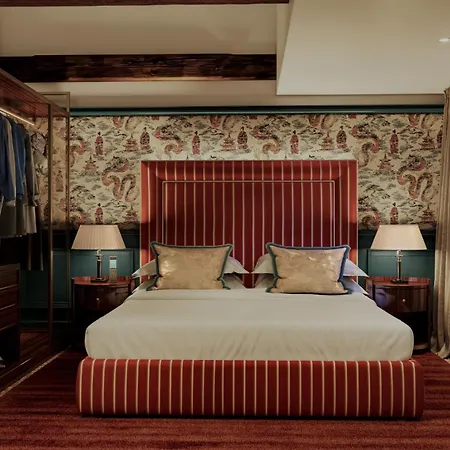 Otel Eight 5*