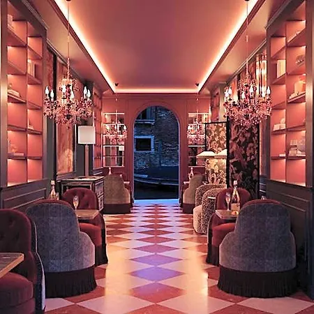 Hotel Eight