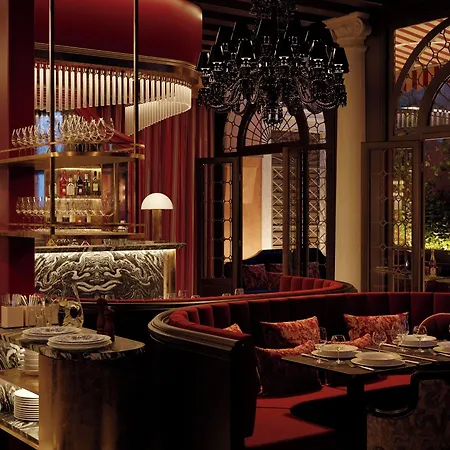 Hotel Eight