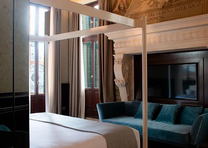 Hotel Eight