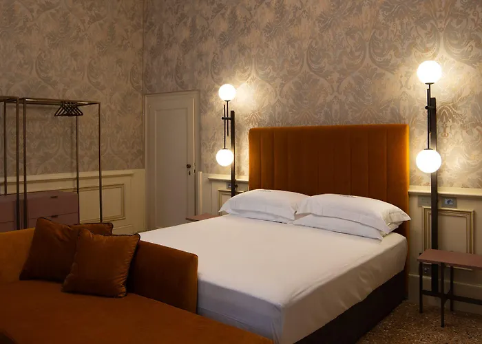 Hotel Eight 5*