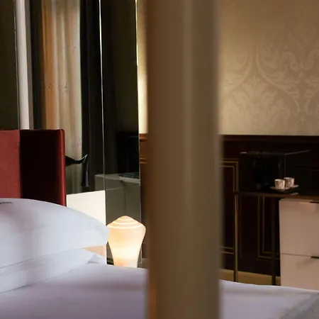 Eight Hotel 5*